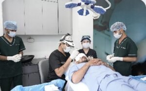 Op. Dr. Hakan Kayıkçı