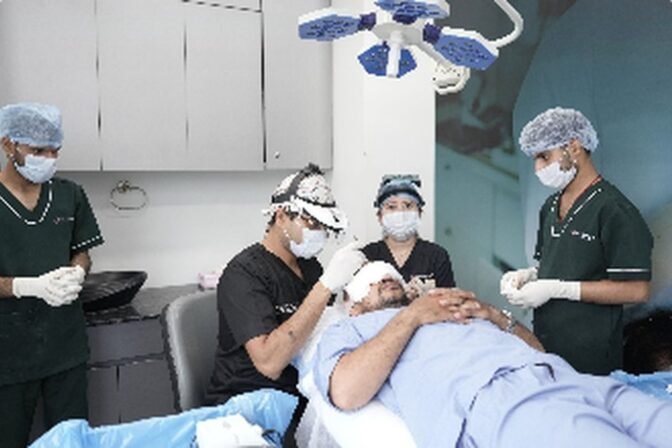 Op. Dr. Hakan Kayıkçı